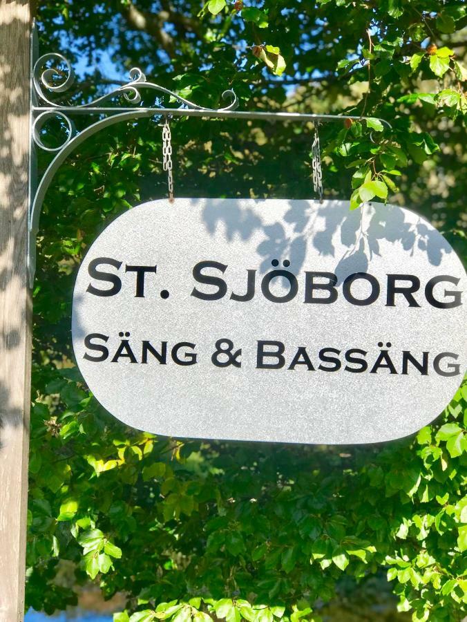 Bed and Breakfast Sjoeborg Saeng & Bassaeng Мунка-Льюнгбю Экстерьер фото